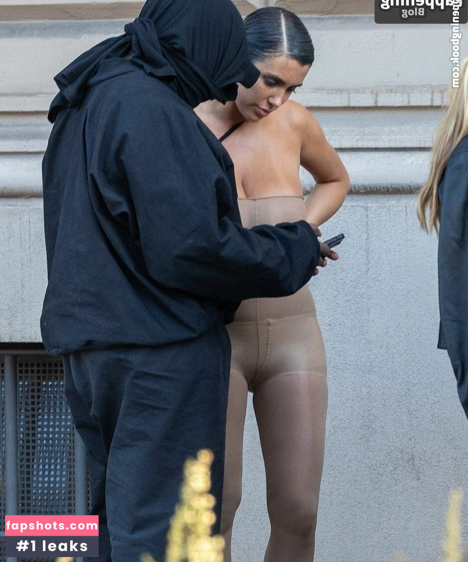 Bianca Censori gallery photo #614