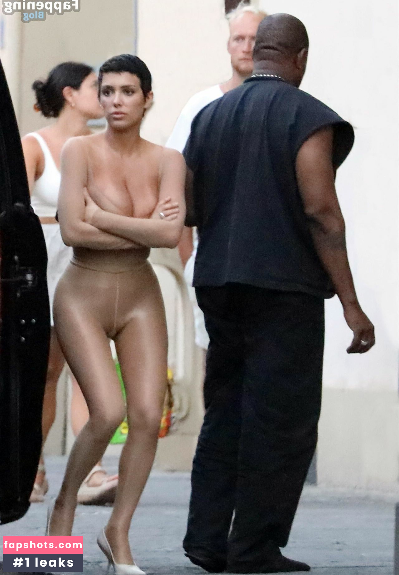 Bianca Censori gallery photo #637