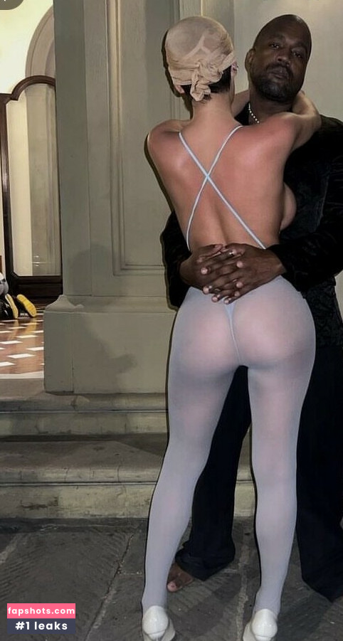 Bianca Censori gallery photo #644