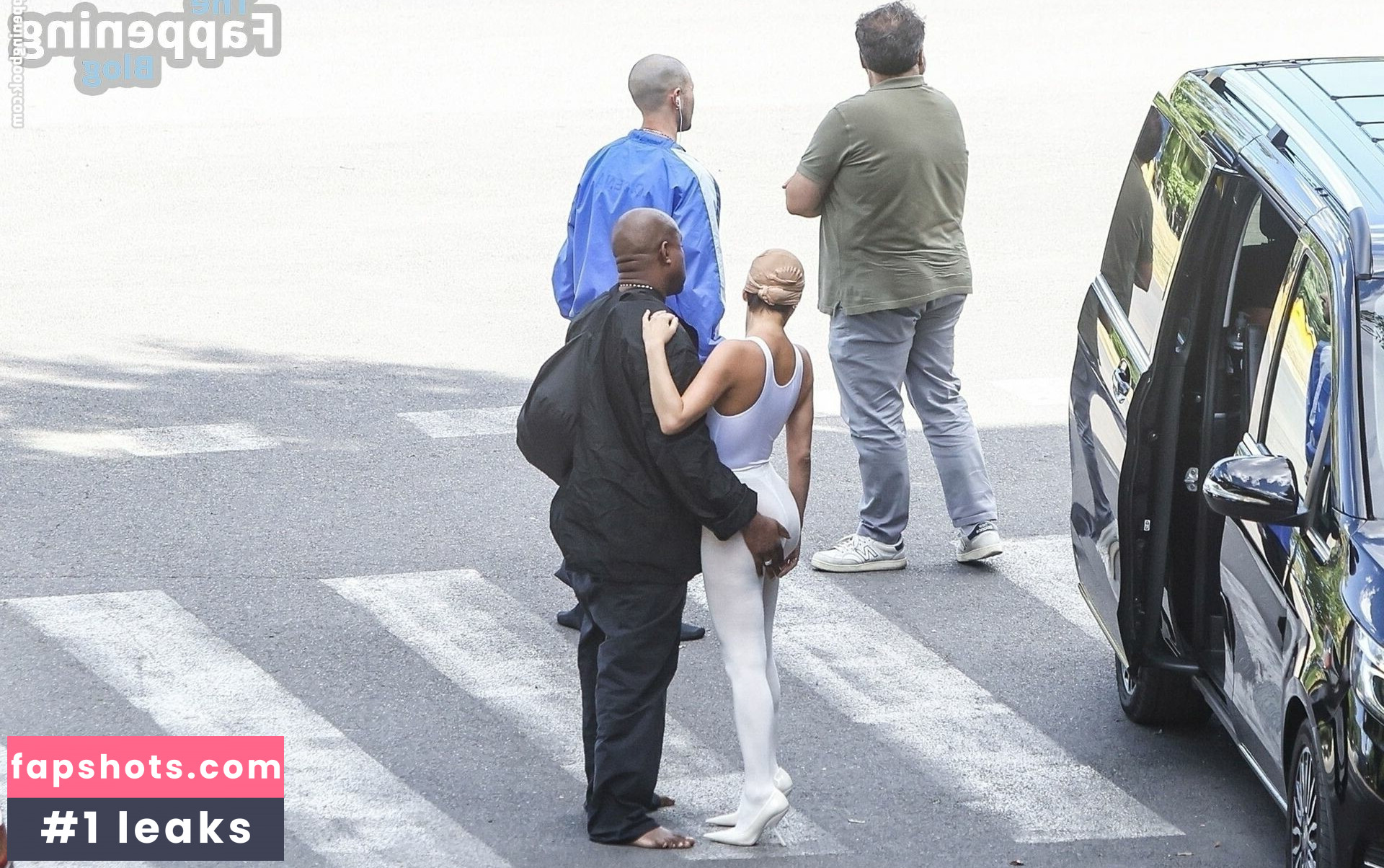 Bianca Censori gallery photo #655