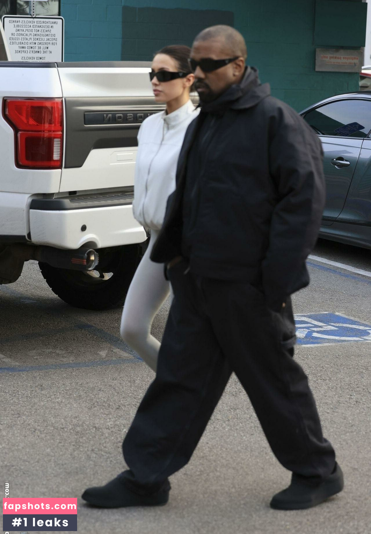 Bianca Censori gallery photo #94