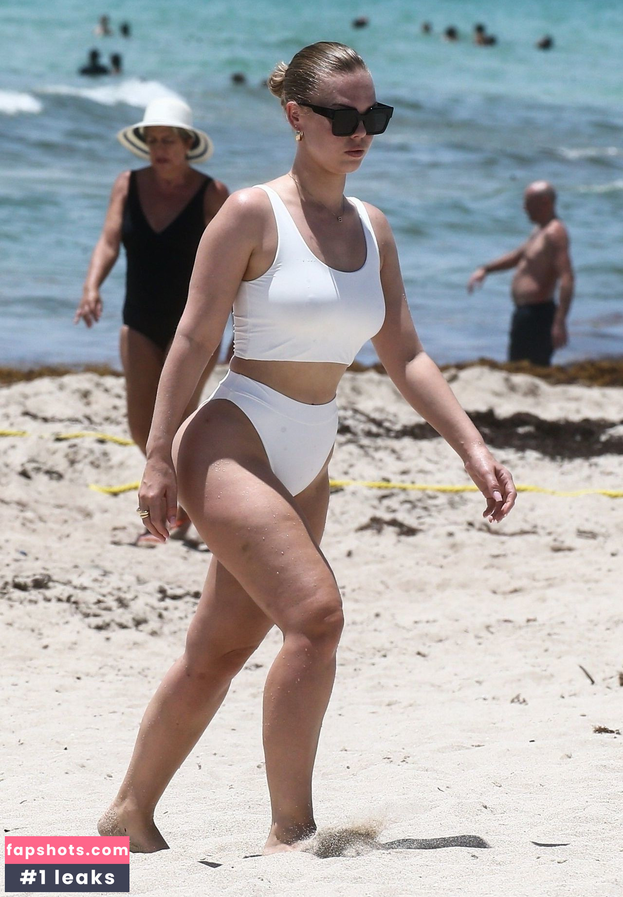 Bianca Elouise gallery photo #283