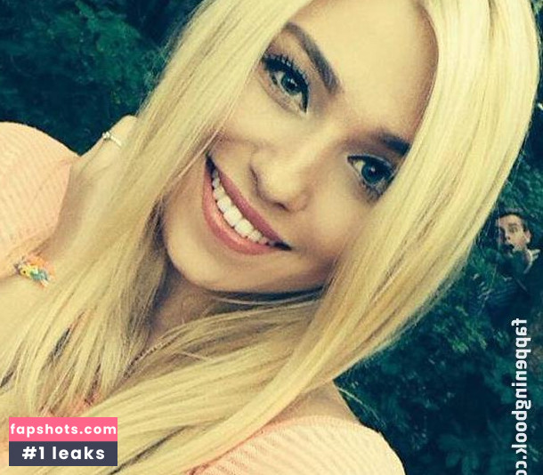 Bianca Heinicke gallery photo #33