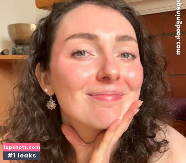 Bianca_petals nude babe gallery