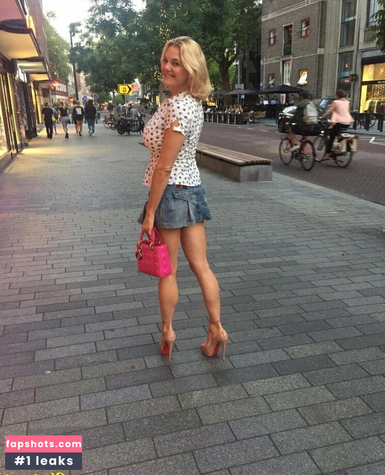 Big Tits Monika gallery photo #7