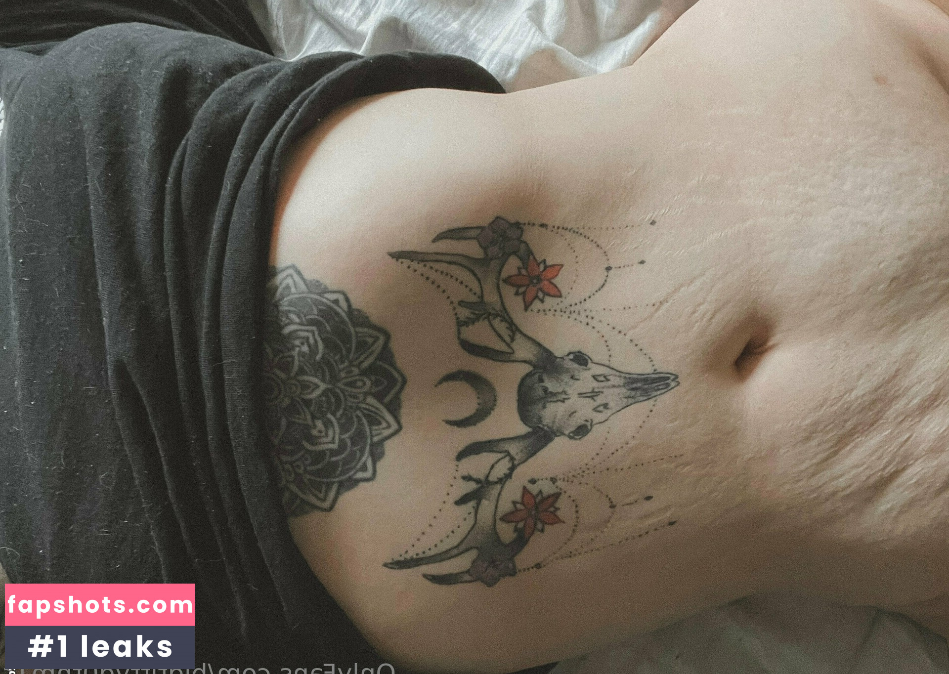 bigtittyg0thm1r gallery photo #2