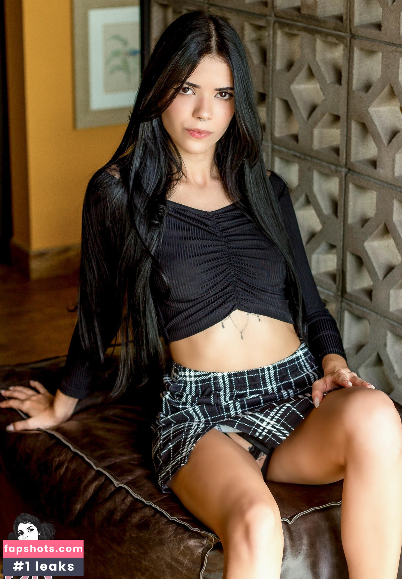 Biia SG nude babe gallery