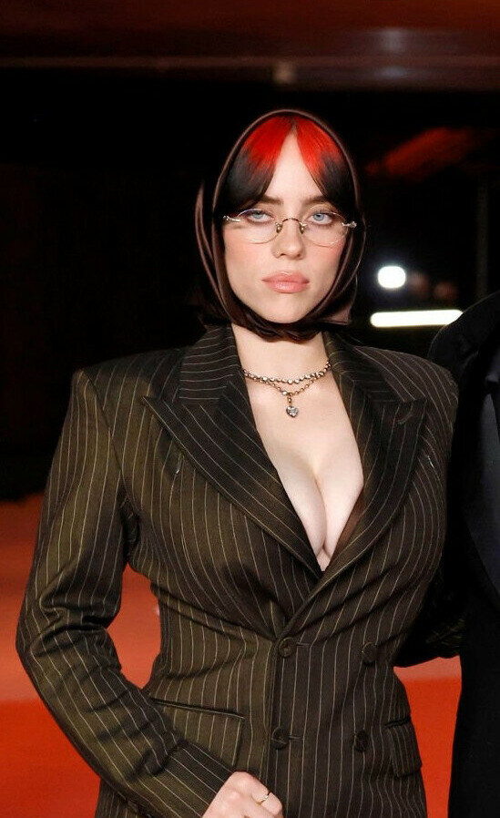 billie-eilish gallery photo #1256