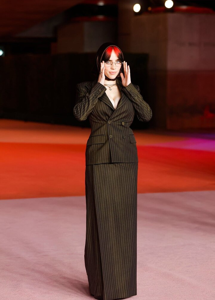 billie-eilish gallery photo #1292