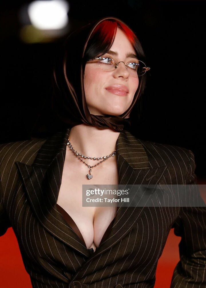 billie-eilish gallery photo #1309