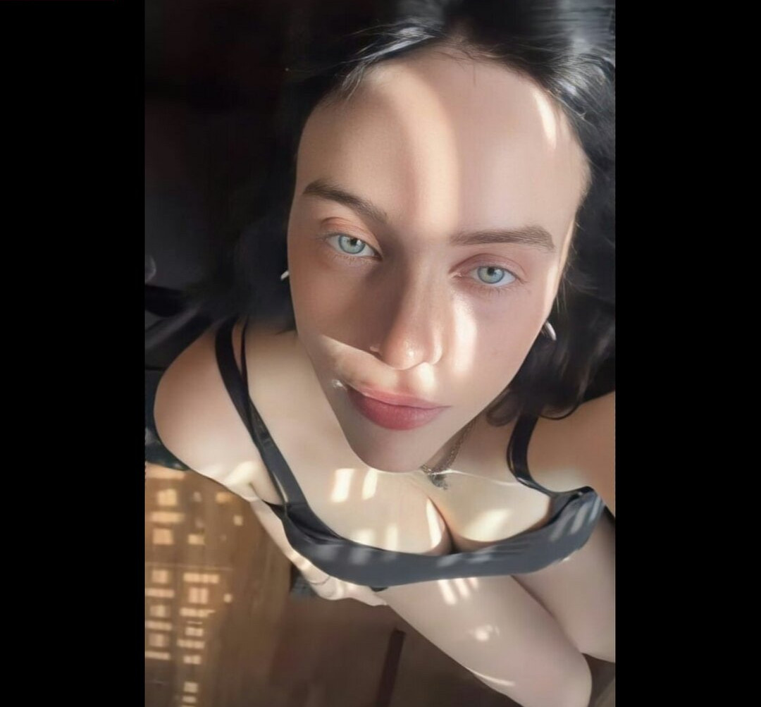 billie-eilish gallery photo #1402