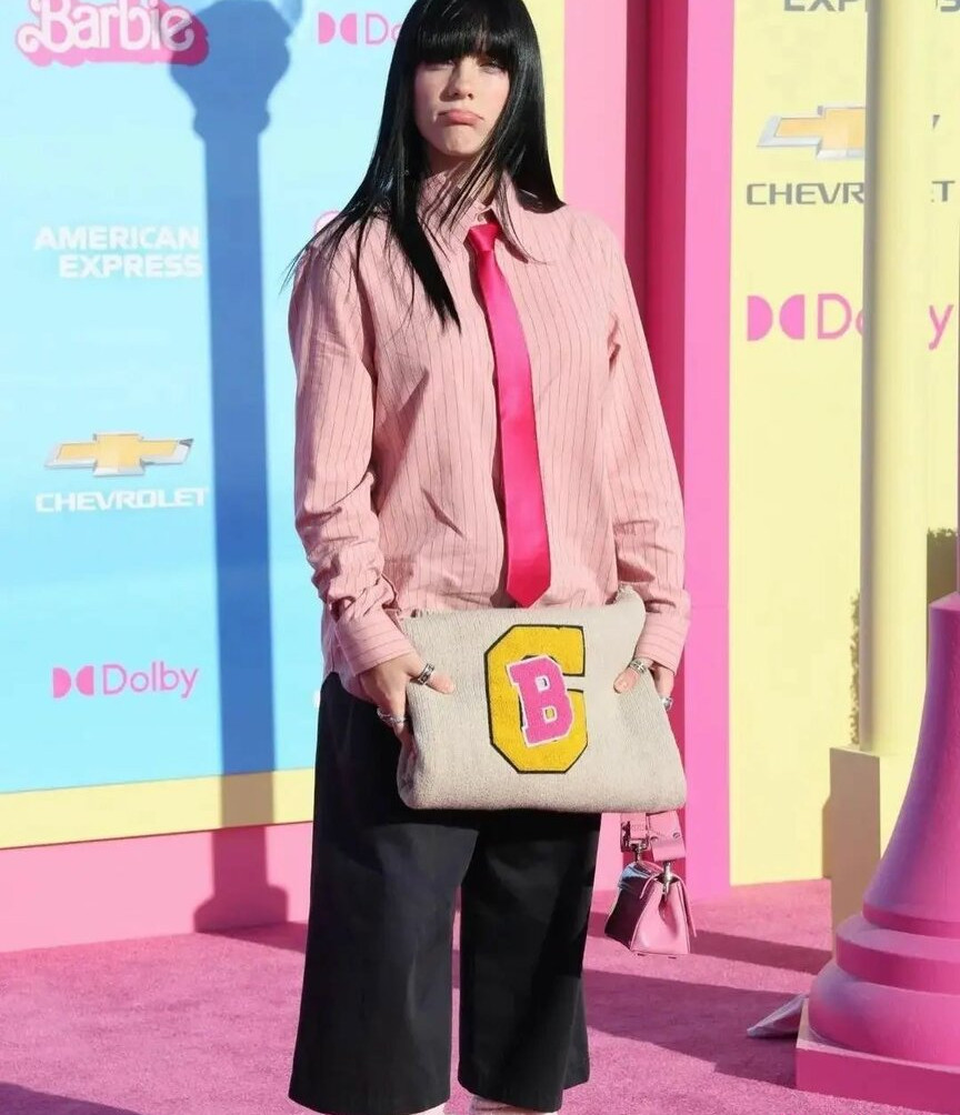 billie-eilish gallery photo #2056