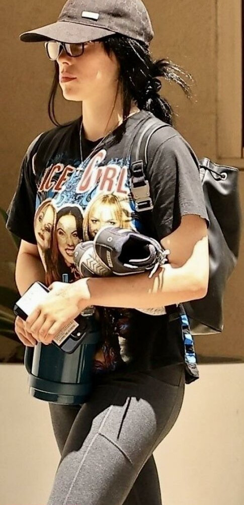 billie-eilish gallery photo #2095