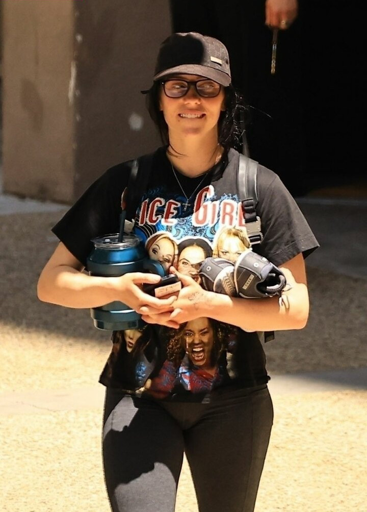 billie-eilish gallery photo #2103