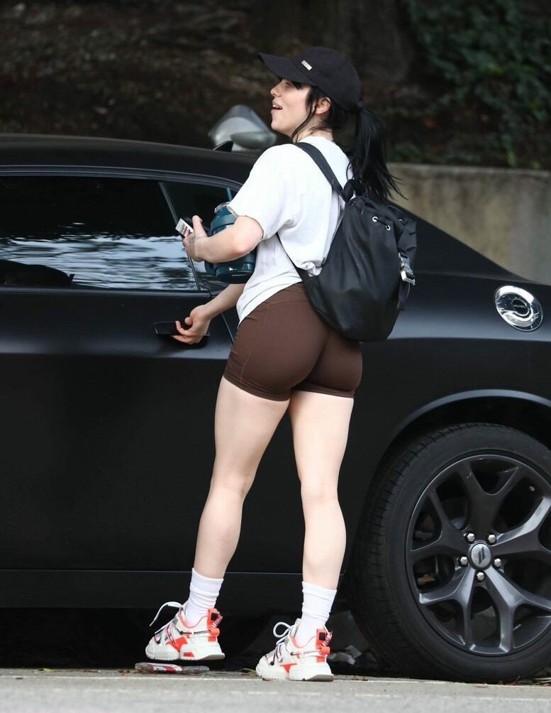 billie-eilish gallery photo #2250