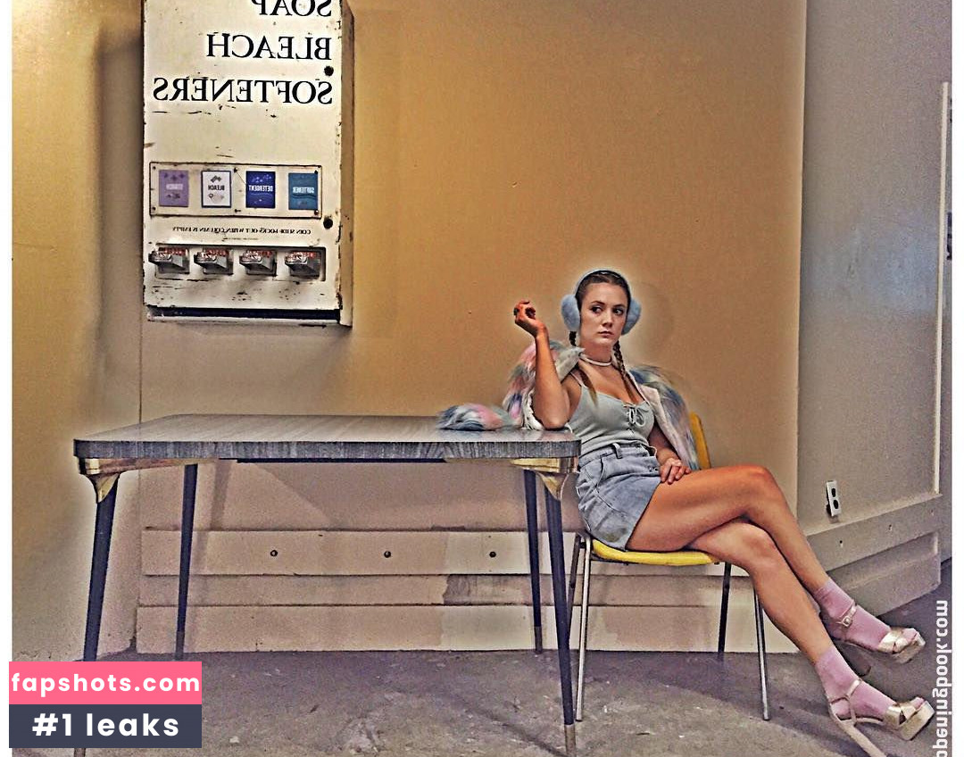 Billie Lourd Nude Leaks OnlyFans Photos #52 - LeakJerk