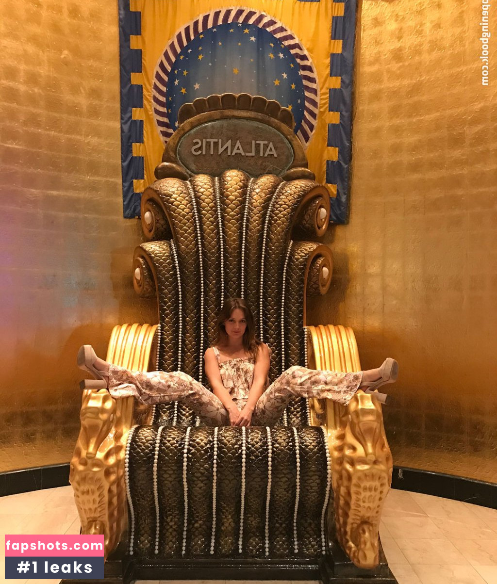 Billie Lourd Nude Leaks OnlyFans Photos #61 - LeakJerk