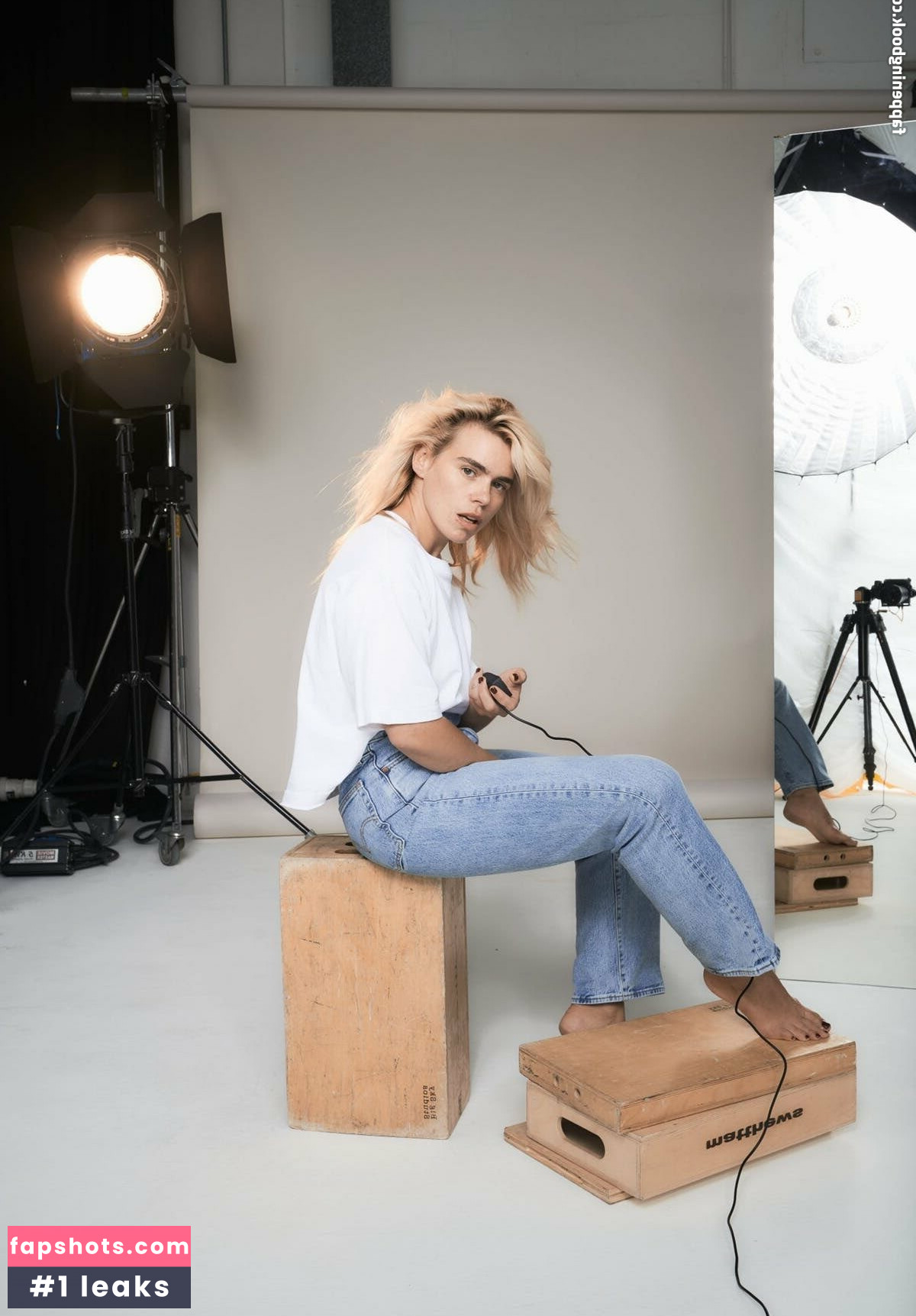 Billie Piper gallery photo #15