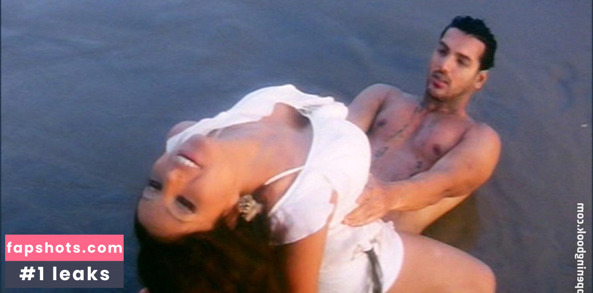 Bipasha Basu gallery photo #4