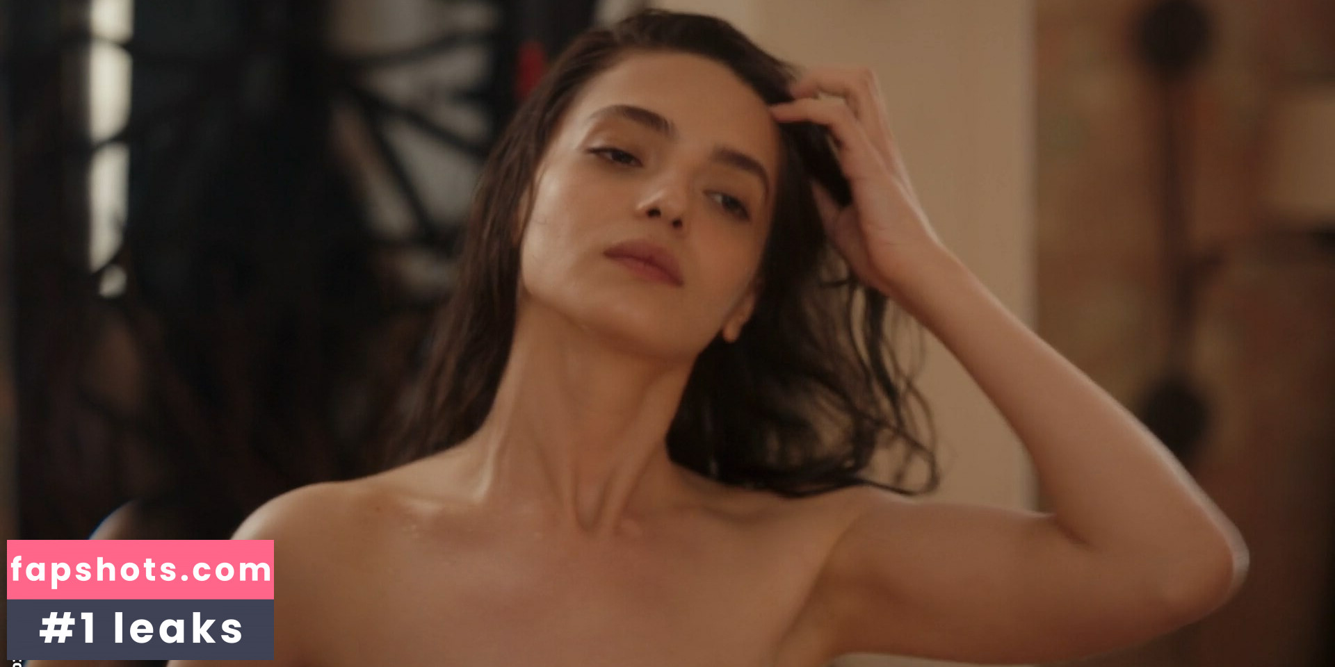 Birce Akalay gallery photo #3