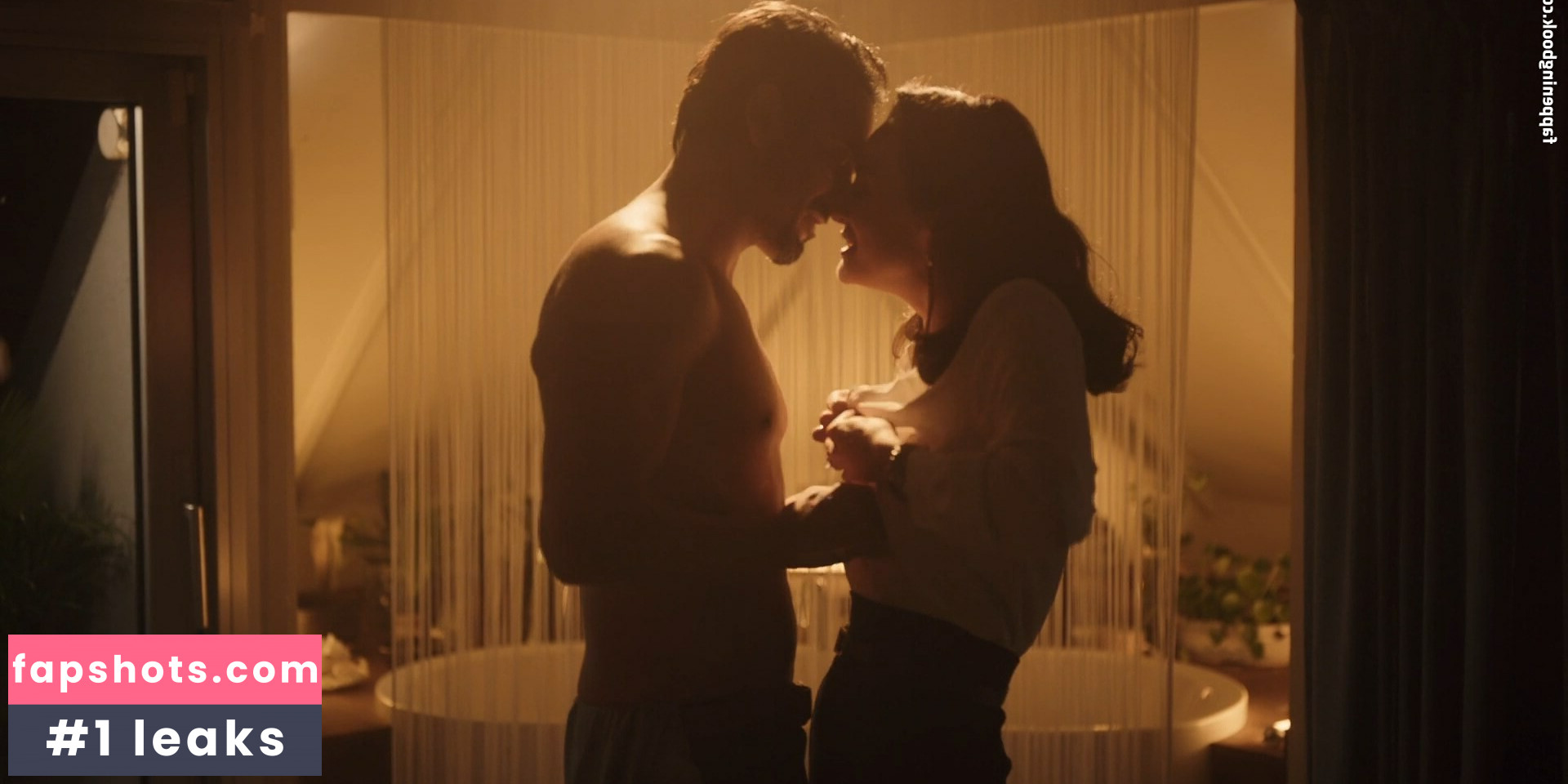 Birce Akalay gallery photo #5