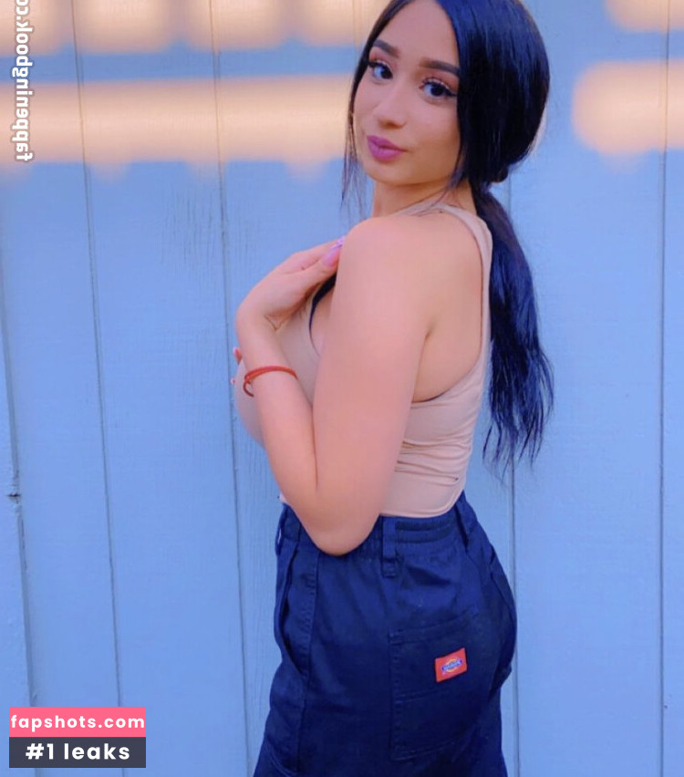 bitamartinezz Nude Leaks OnlyFans Photos #29 - LeakJerk