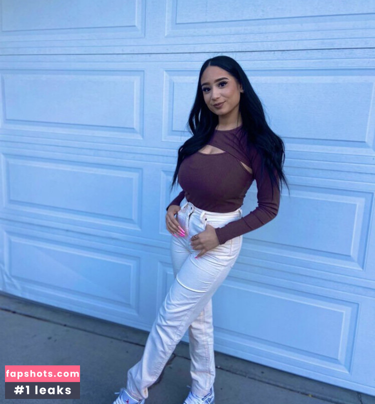 bitamartinezz Nude Leaks OnlyFans Photos #35 - LeakJerk