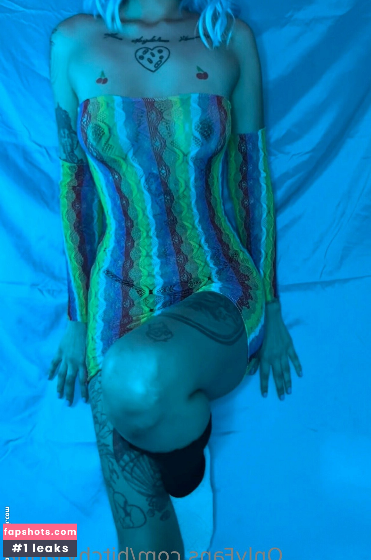 bitchy.latina gallery photo #14