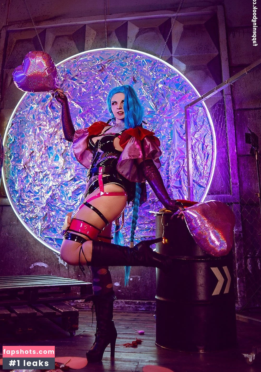 Bizarre Deer gallery photo #3