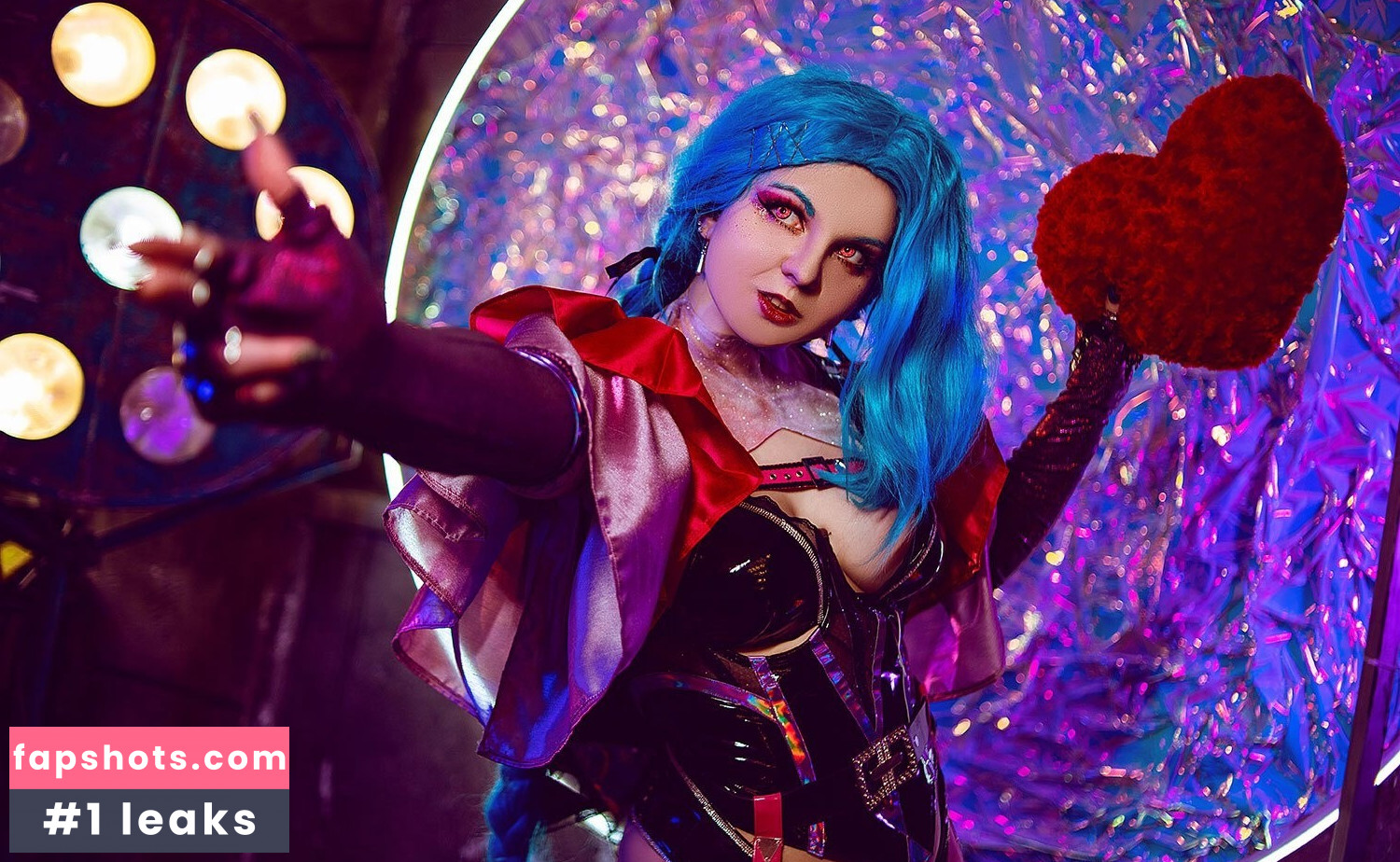 Bizarre Deer gallery photo #4