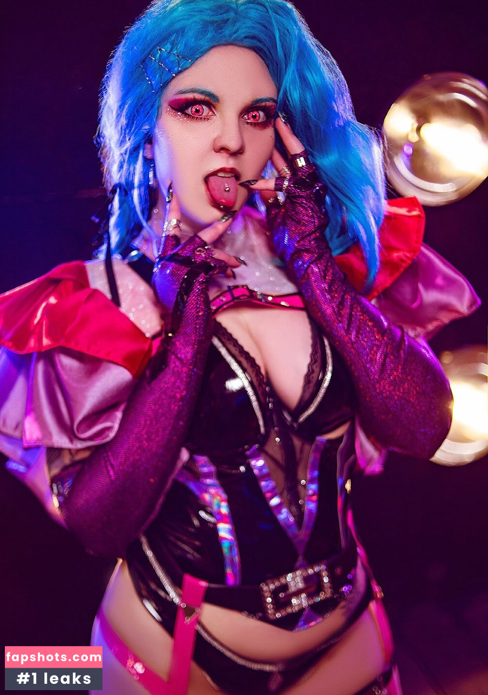 Bizarre Deer gallery photo #6