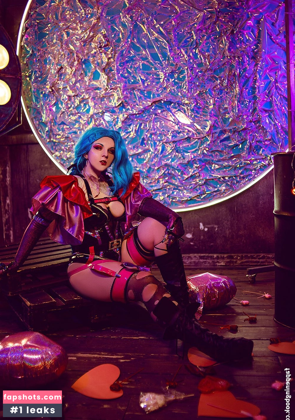 Bizarre Deer gallery photo #7