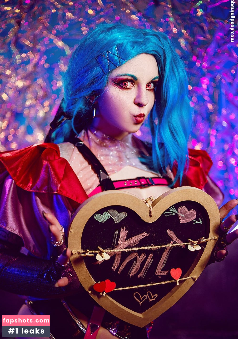 Bizarre Deer gallery photo #10