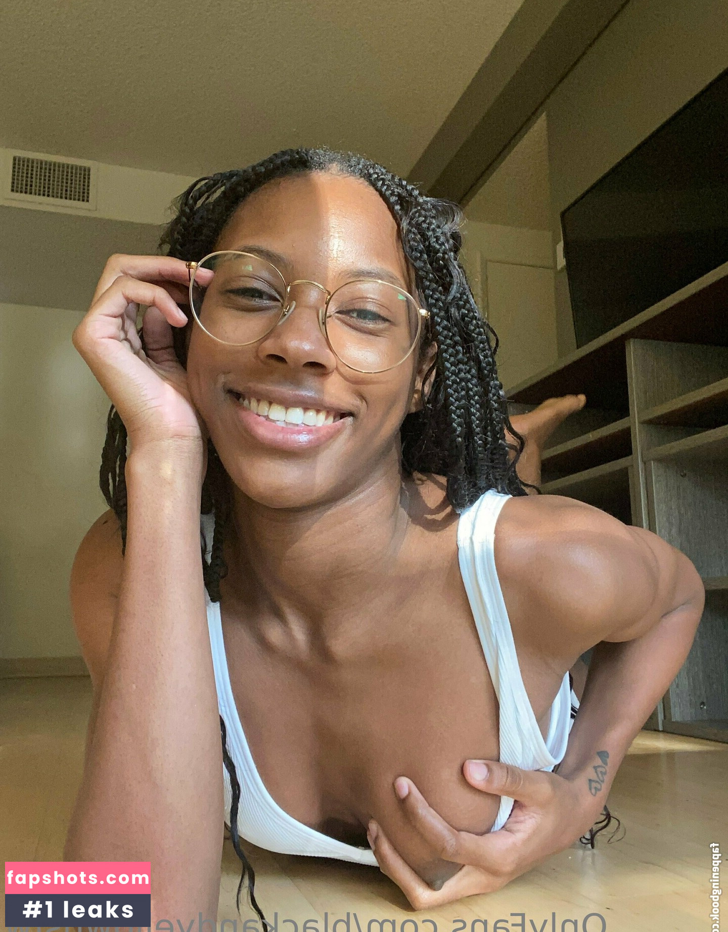 blackandyellownsfw gallery photo #7