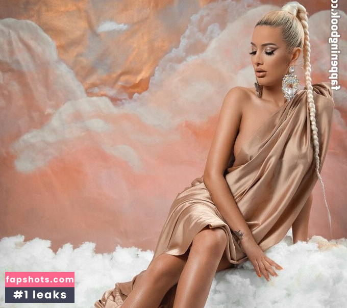 Blanche Summer gallery photo #9