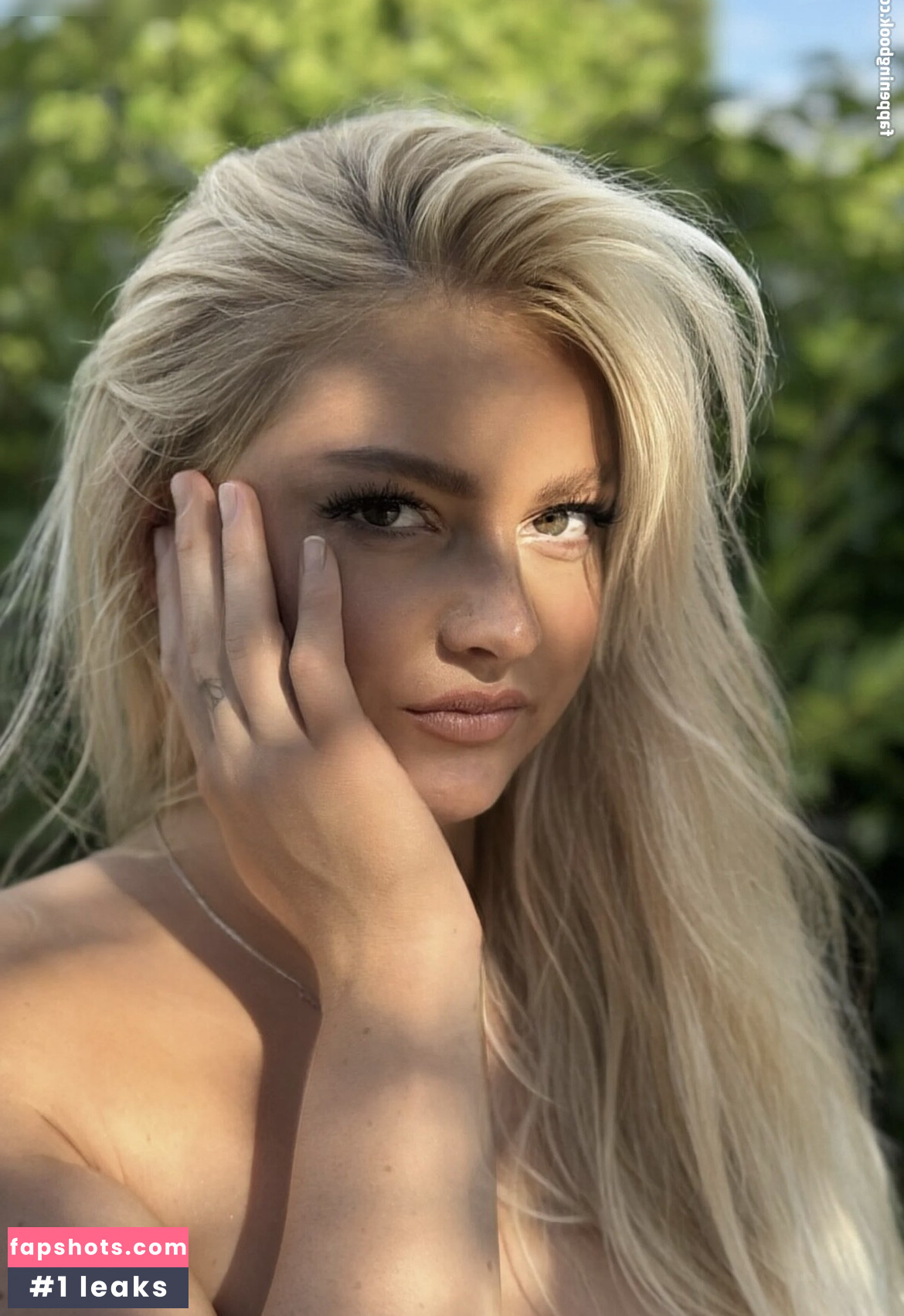 Blonde_ellie nude babe gallery