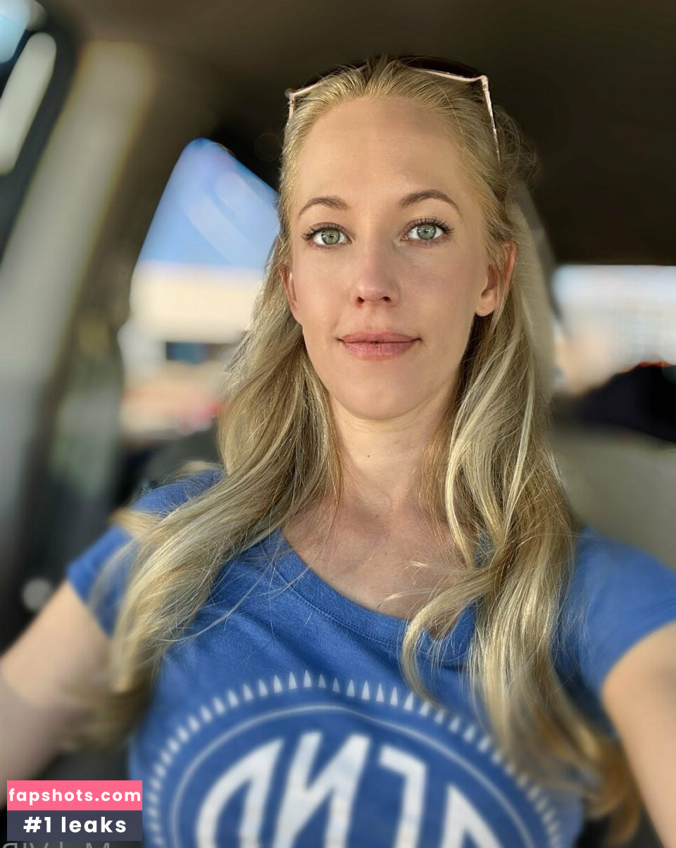 Blonde Mel gallery photo #9