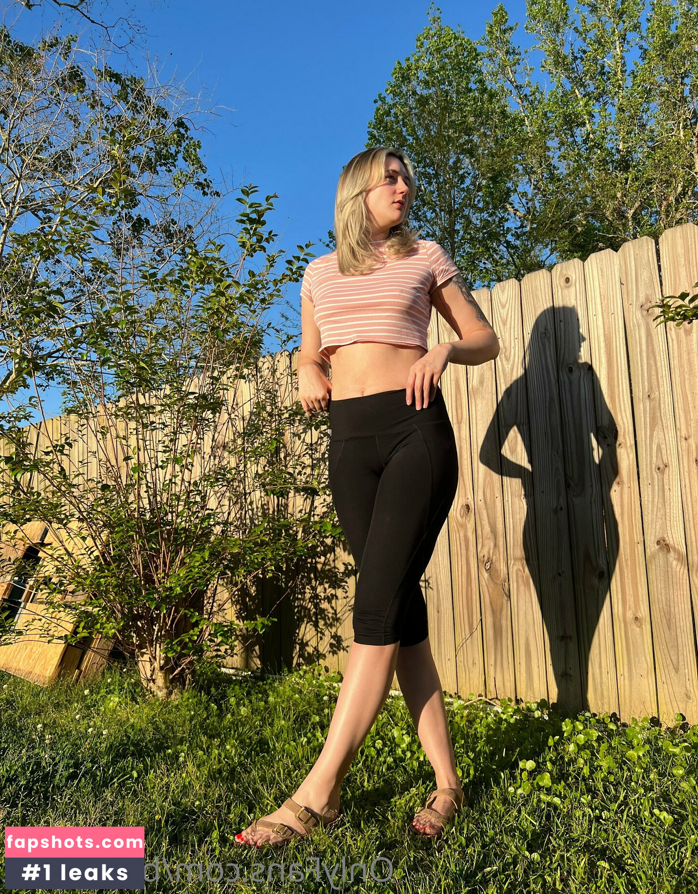 Blondifeet gallery photo #25