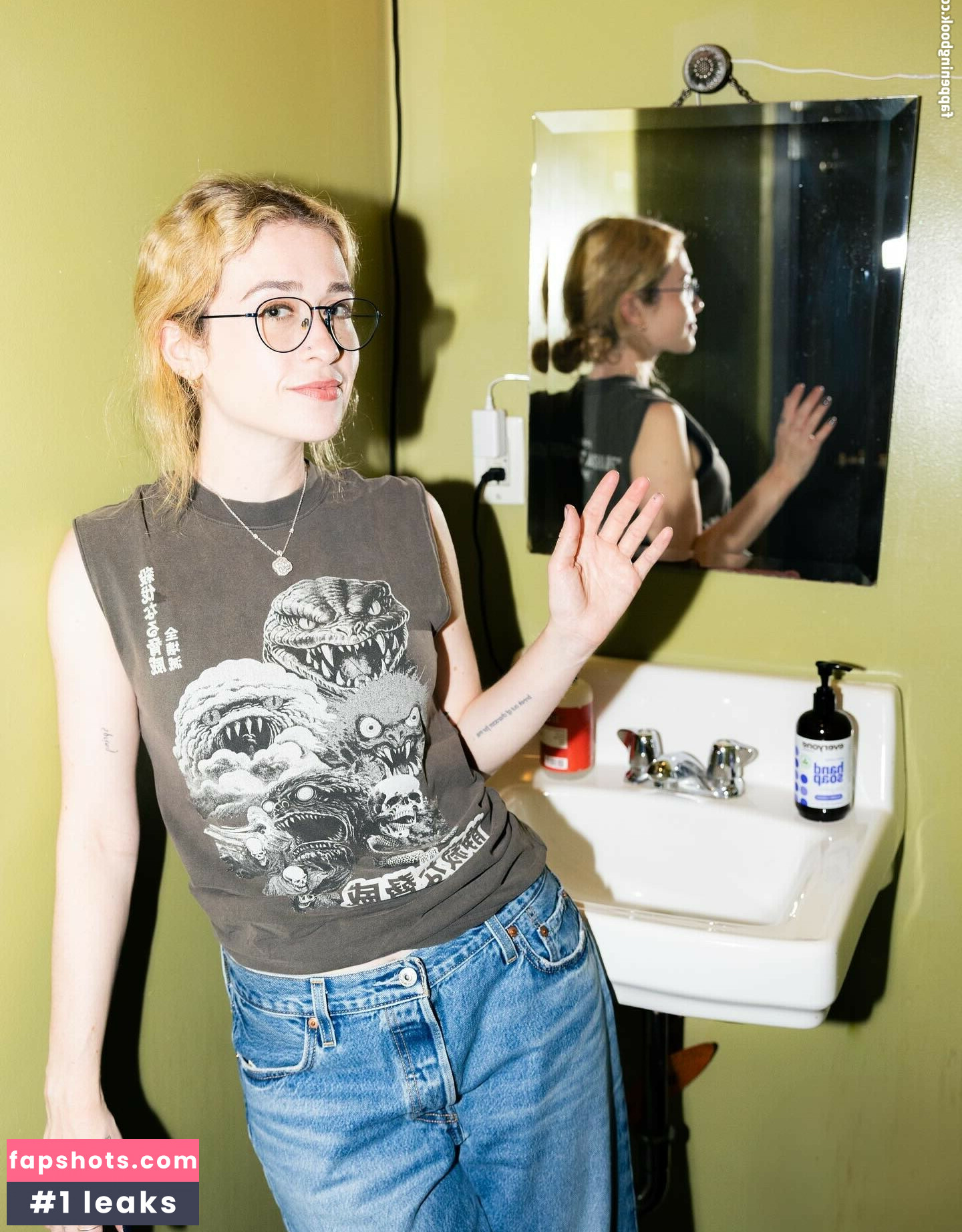 Blondshell gallery photo #3