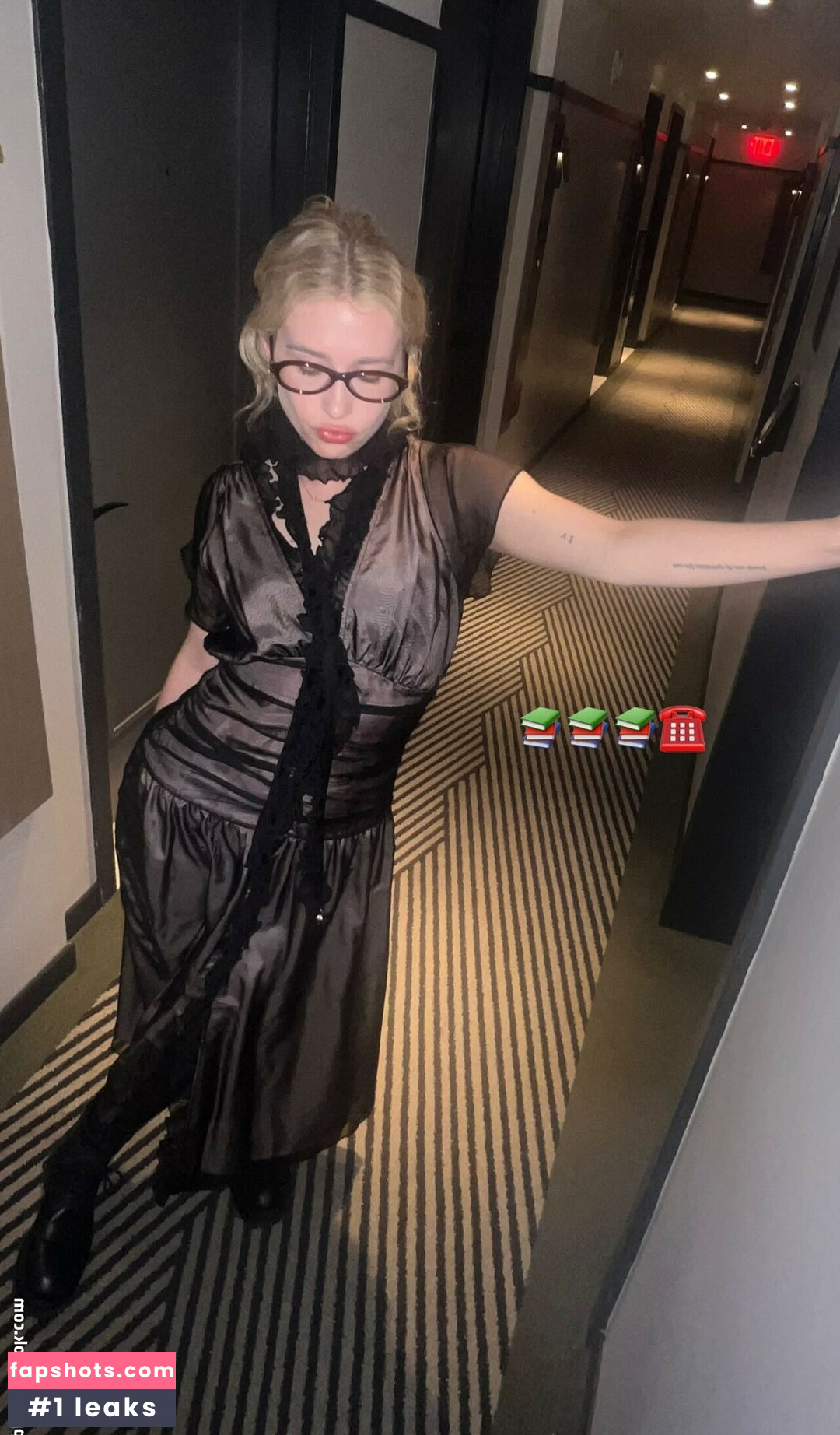 Blondshell gallery photo #7