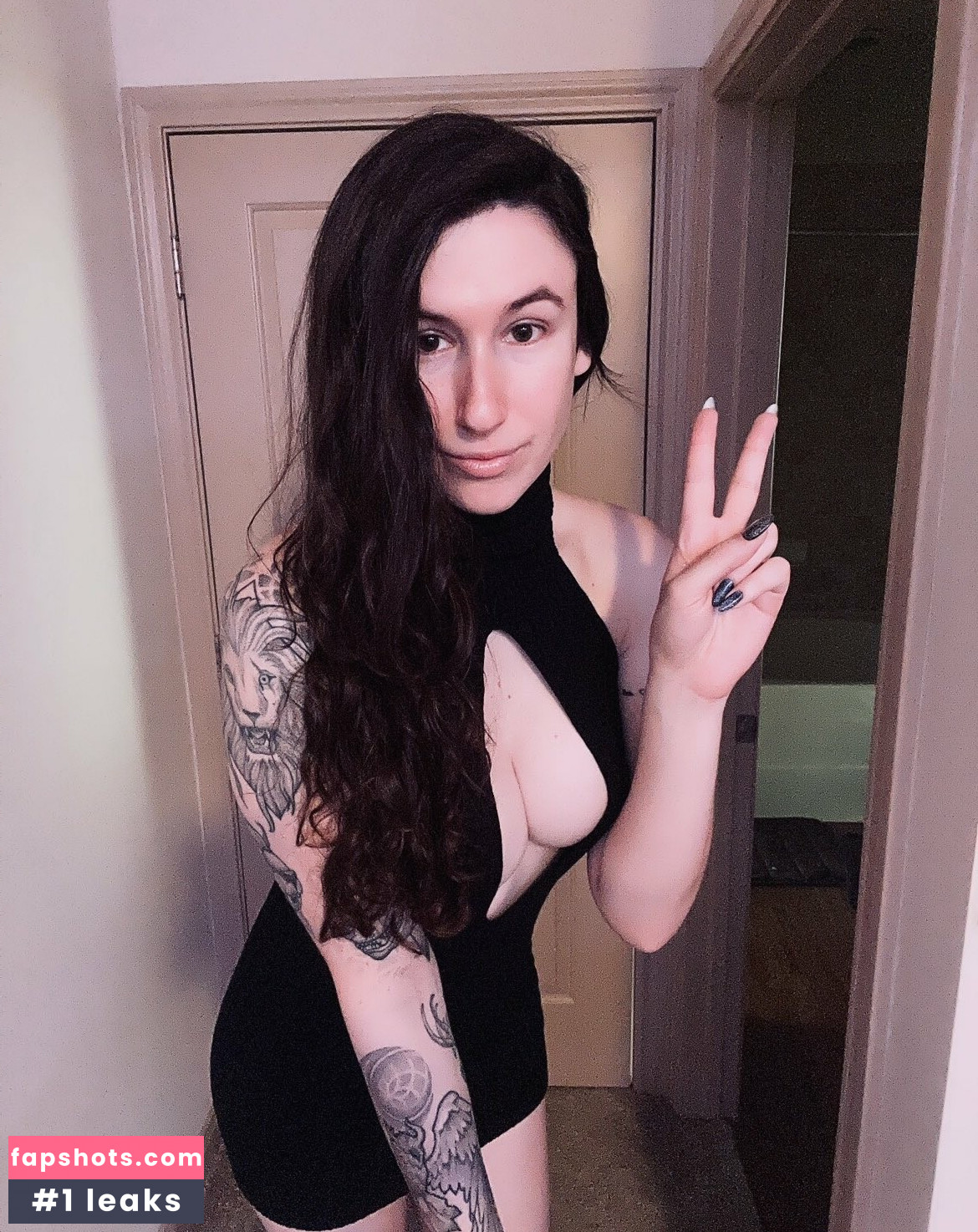 Bloody gallery photo #8