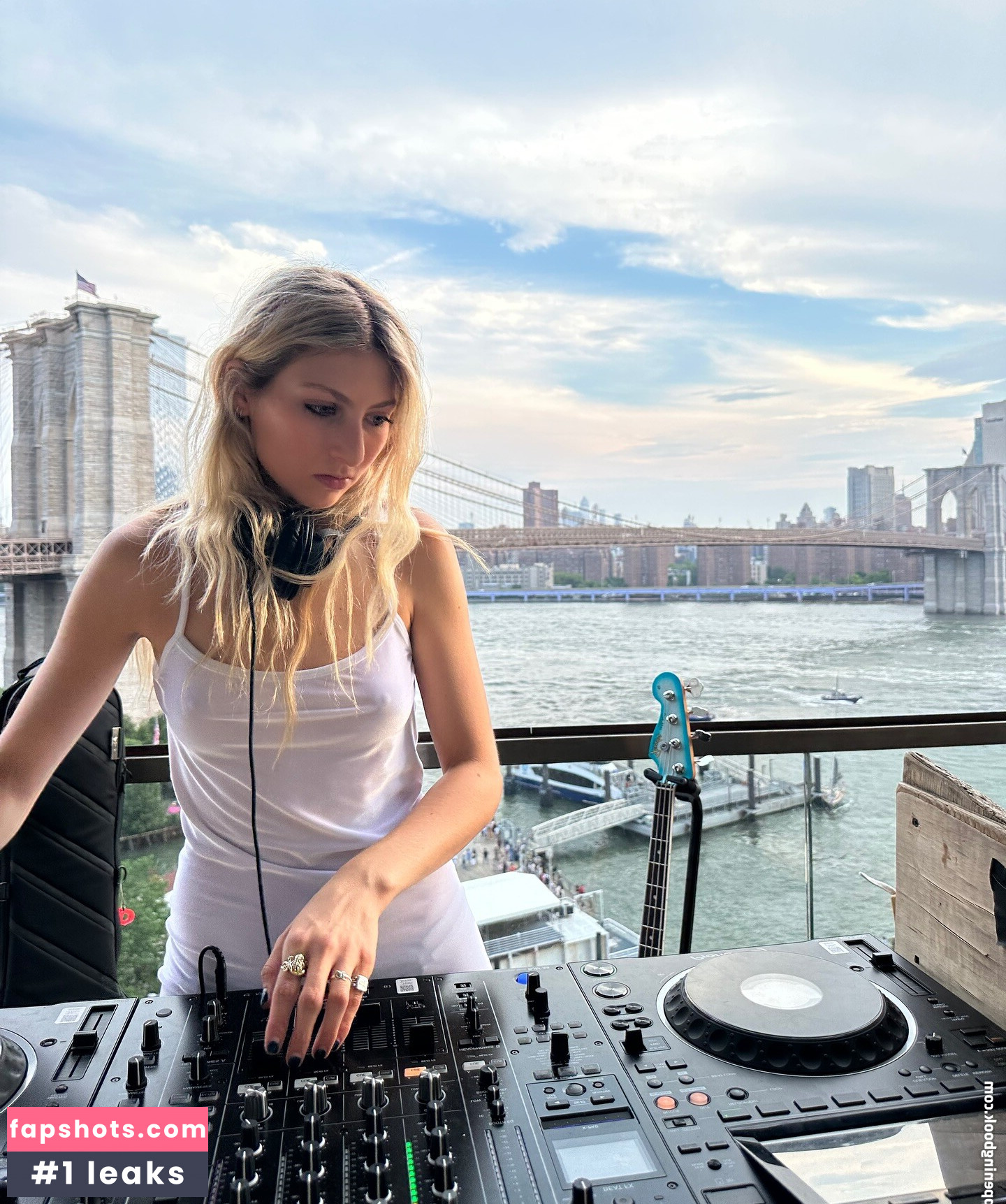 Blu DeTiger gallery photo #50