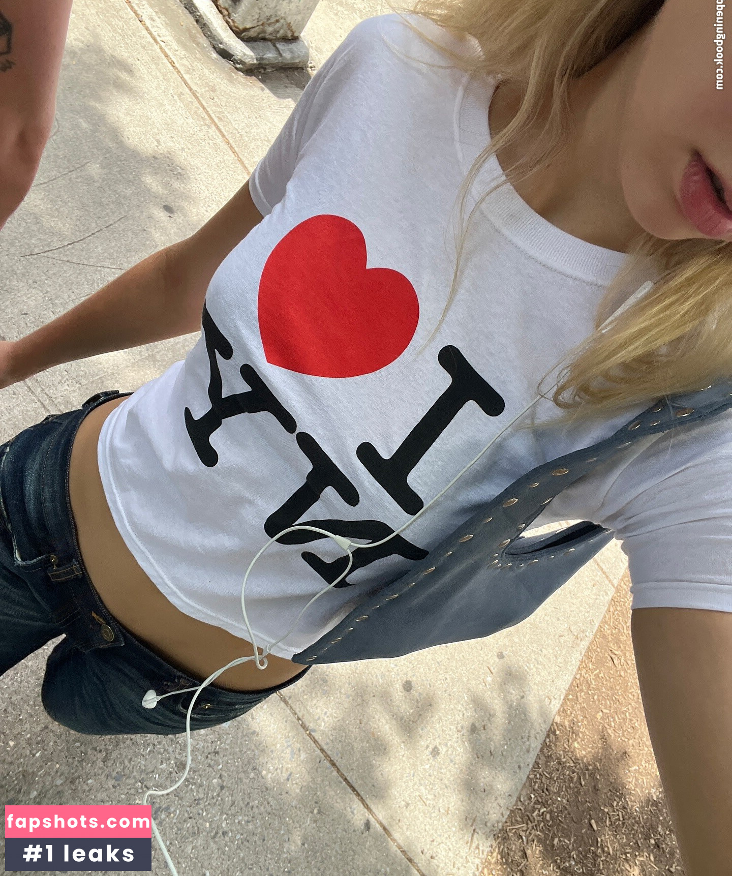 Blu DeTiger gallery photo #53