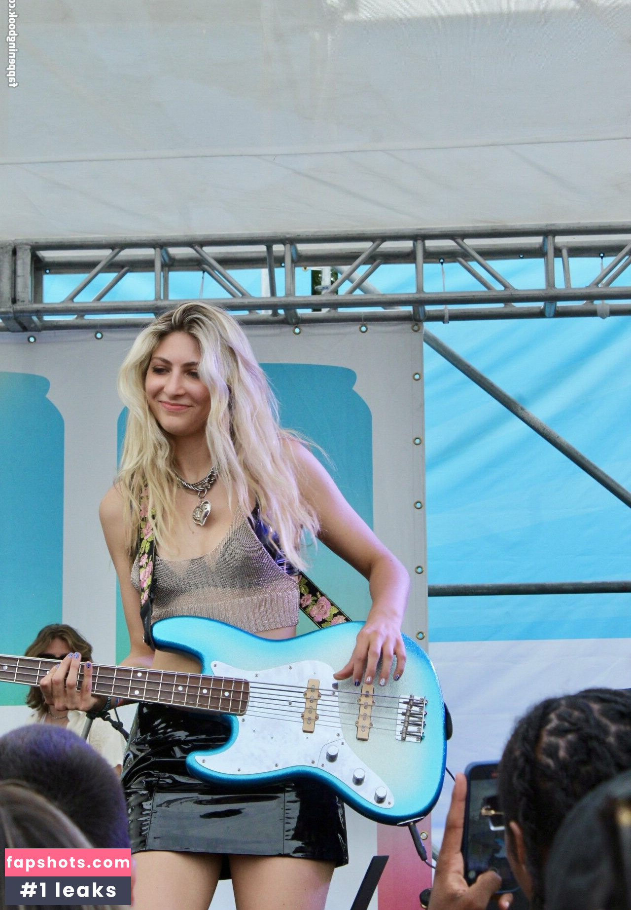 Blu DeTiger gallery photo #65