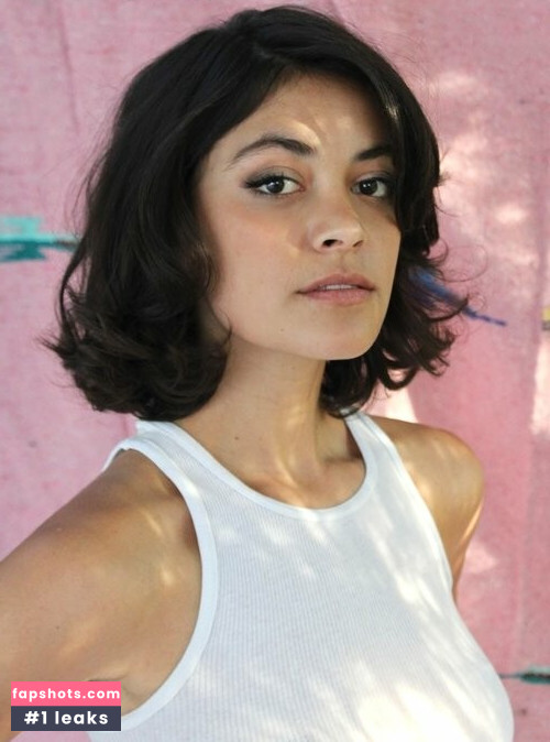 Blu Hunt gallery photo #16