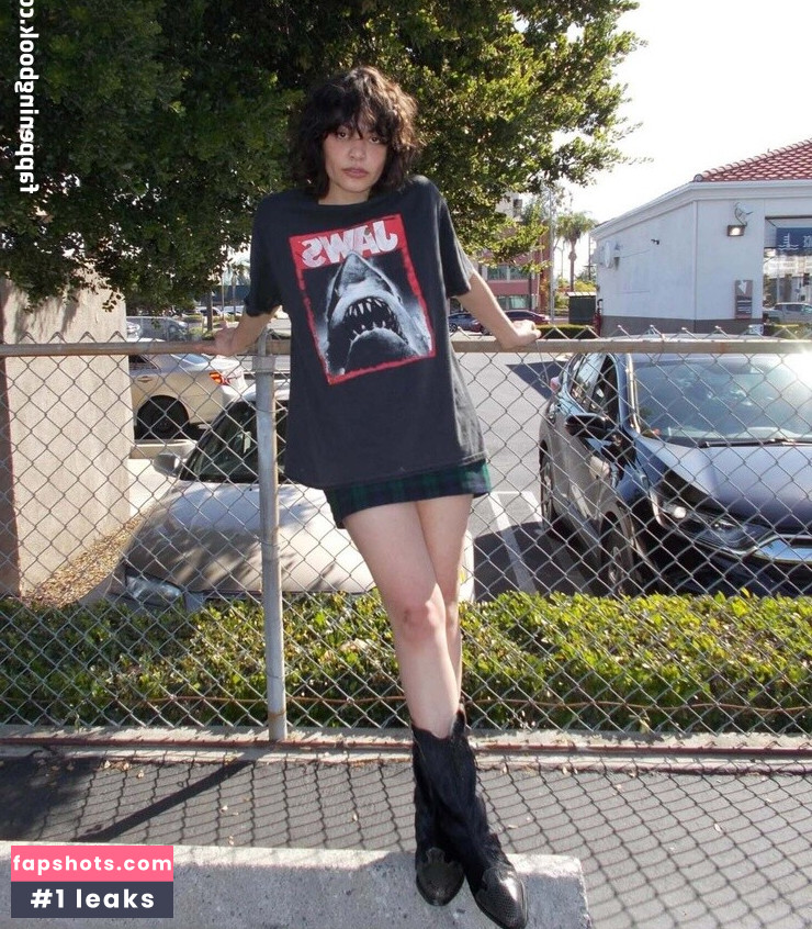 Blu Hunt gallery photo #28