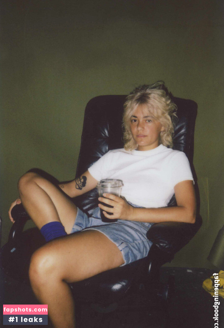 Blu Hunt gallery photo #39