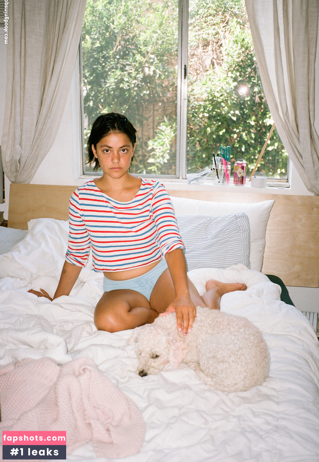 Blu Hunt gallery photo #42