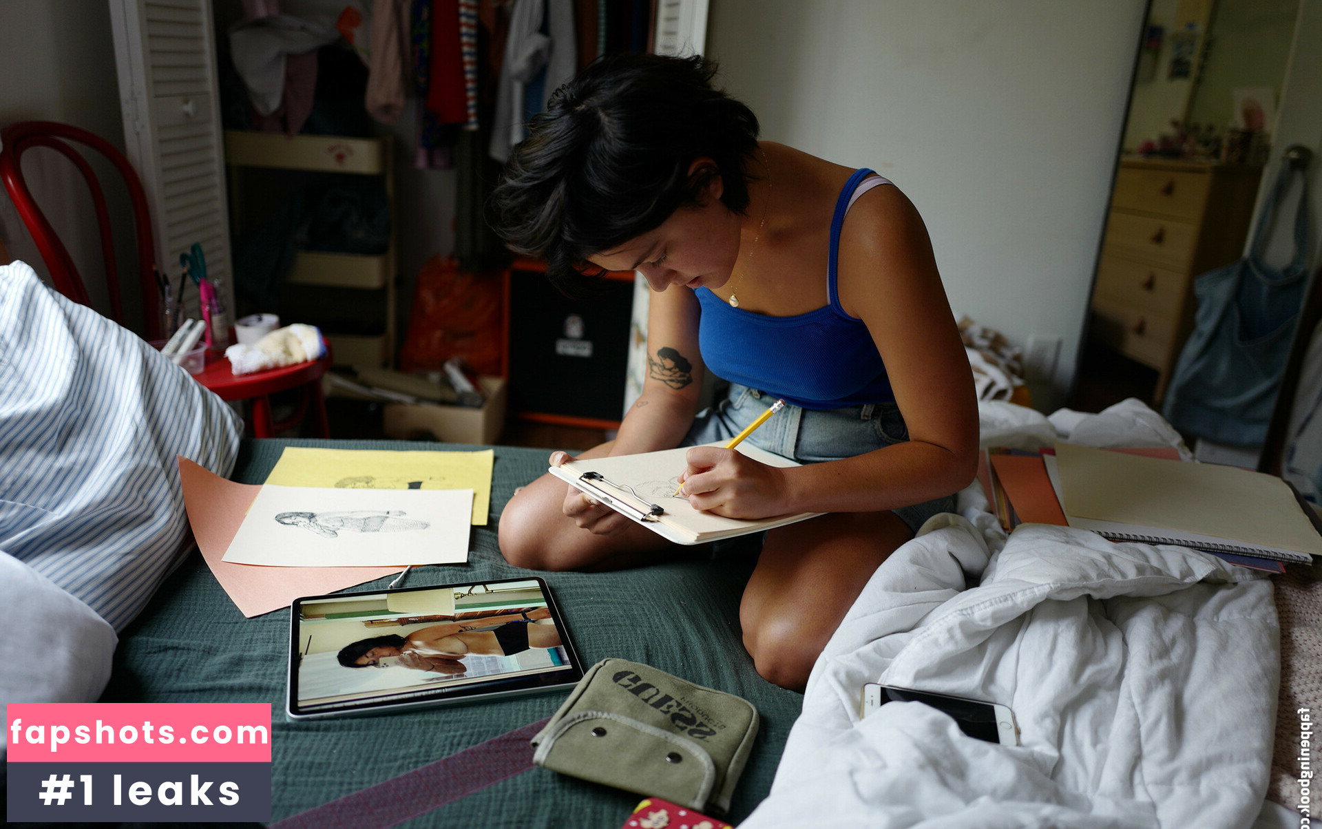 Blu Hunt gallery photo #50