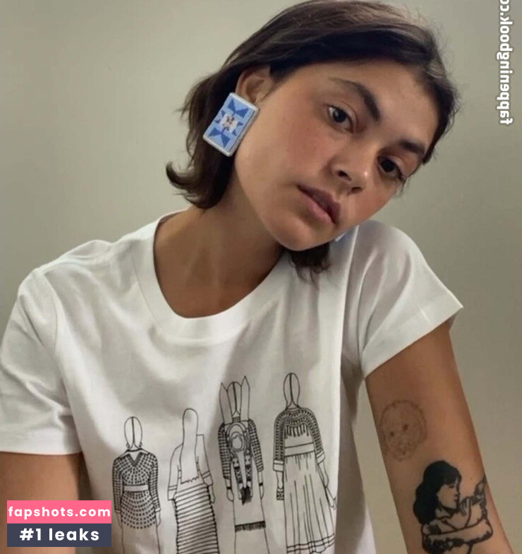 Blu Hunt gallery photo #7